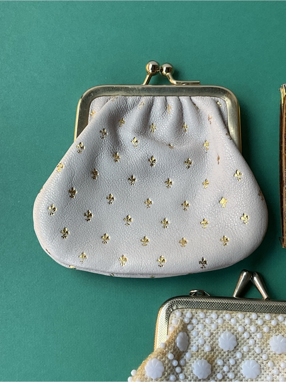3 Vintage Coin Purses White Brown Leather Italy Gold Fleur-de-lis Hong Kong - Picture 3 of 13